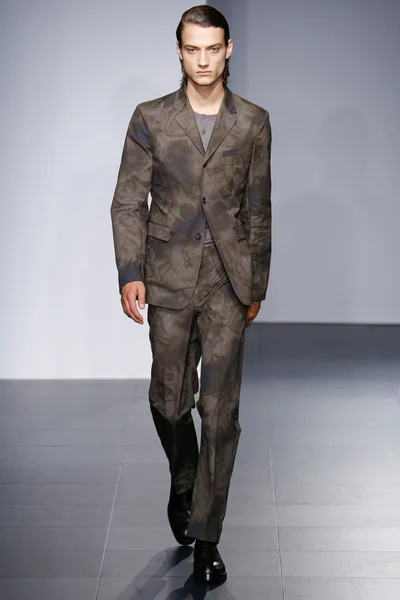 Look 23